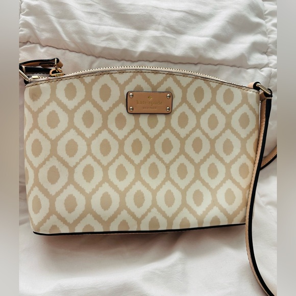 Kate Spade Crossbody - Picture 1 of 4